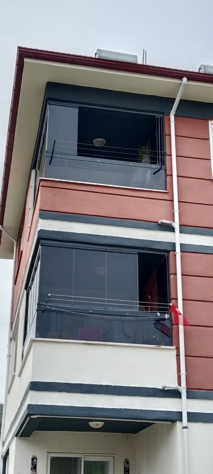 Karadeniz Alüminyum Cam balkon eşikli eşitsiz sürme korkuluk düsakabin plise sineklik