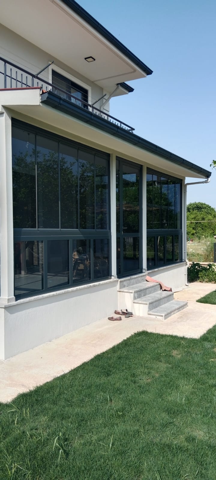Karadeniz Alüminyum Cam balkon eşikli eşitsiz sürme korkuluk düsakabin plise sineklik