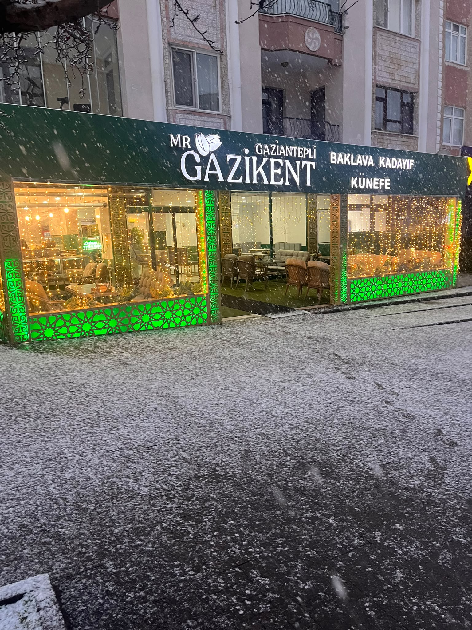 GAZİKENT BAKLAVA KÜNEFE 0507 111 06 36 KIRIKKALEDE BAKLAVA SALONU
